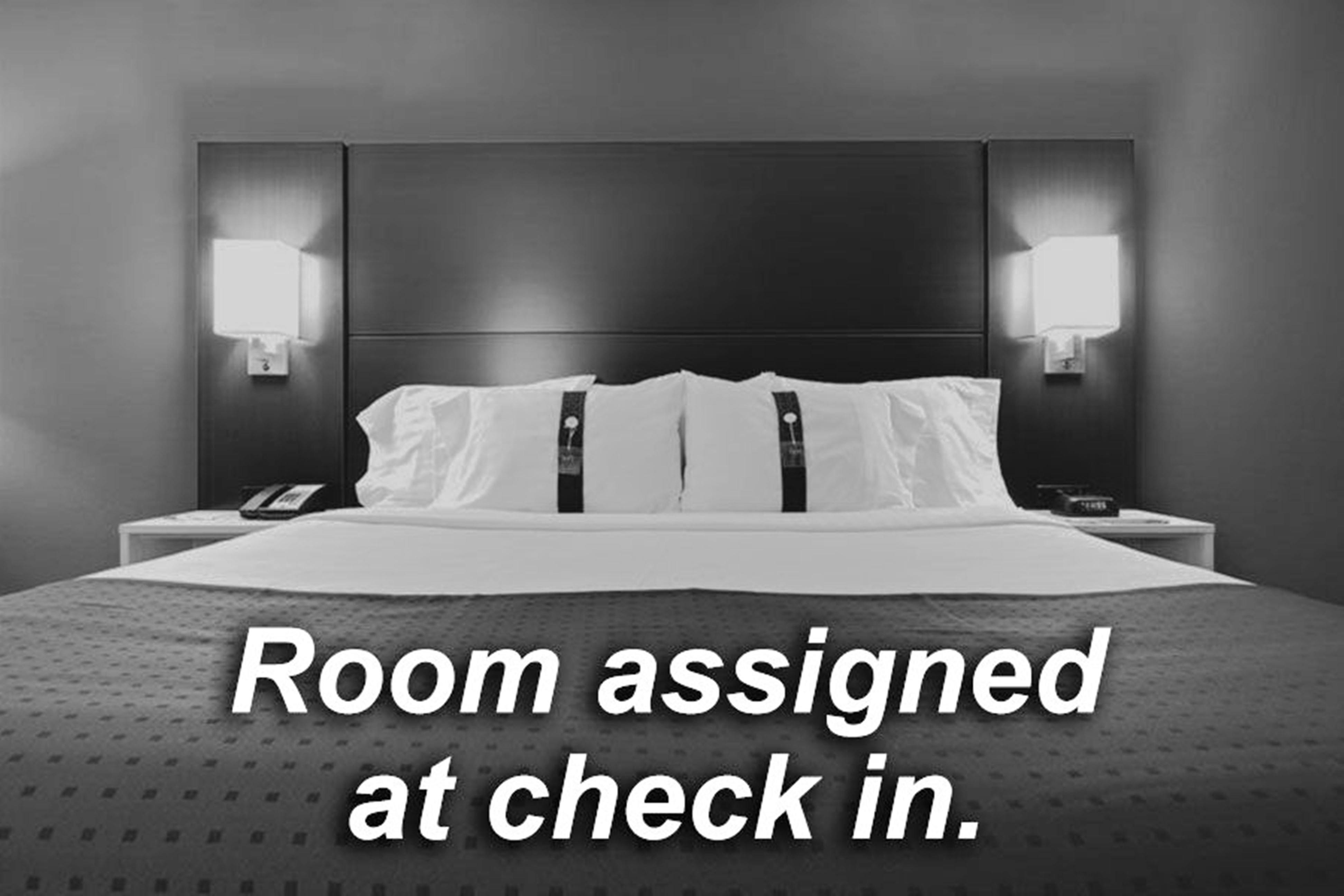 Holiday Inn Express & Suites Oshawa Downtown - Toronto Area By Ihg Eksteriør billede