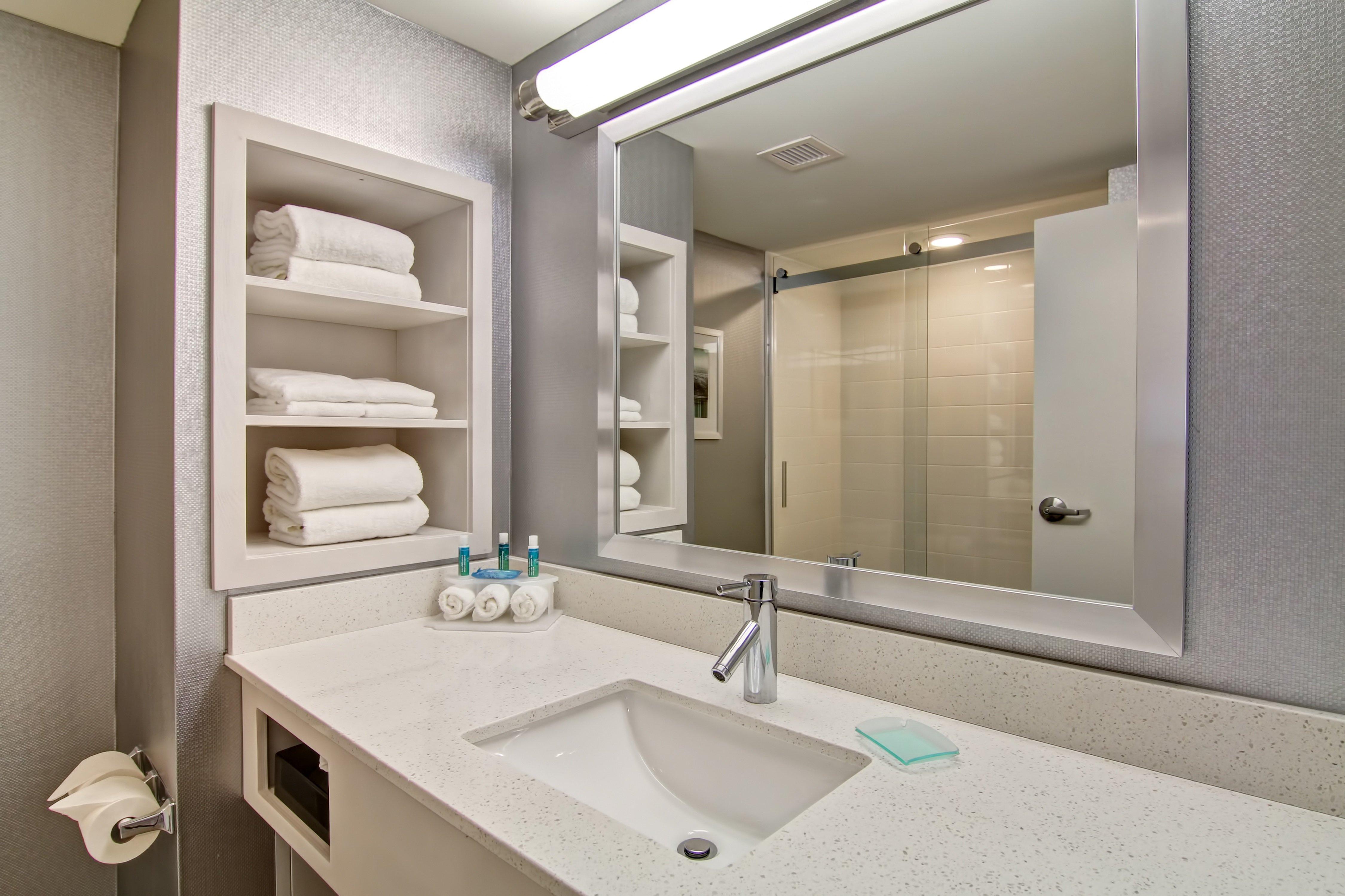 Holiday Inn Express & Suites Oshawa Downtown - Toronto Area By Ihg Eksteriør billede