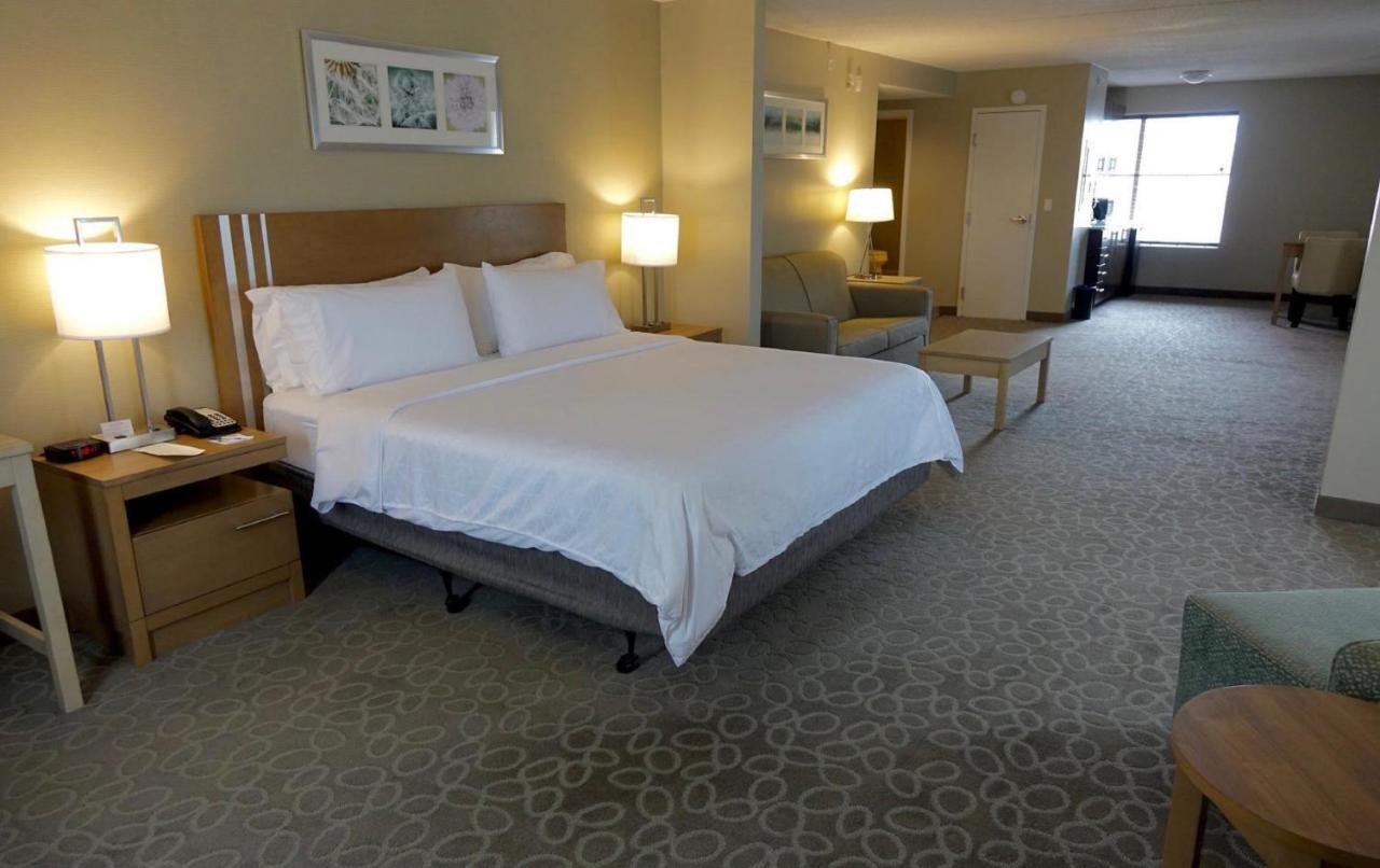 Holiday Inn Express & Suites Oshawa Downtown - Toronto Area By Ihg Eksteriør billede