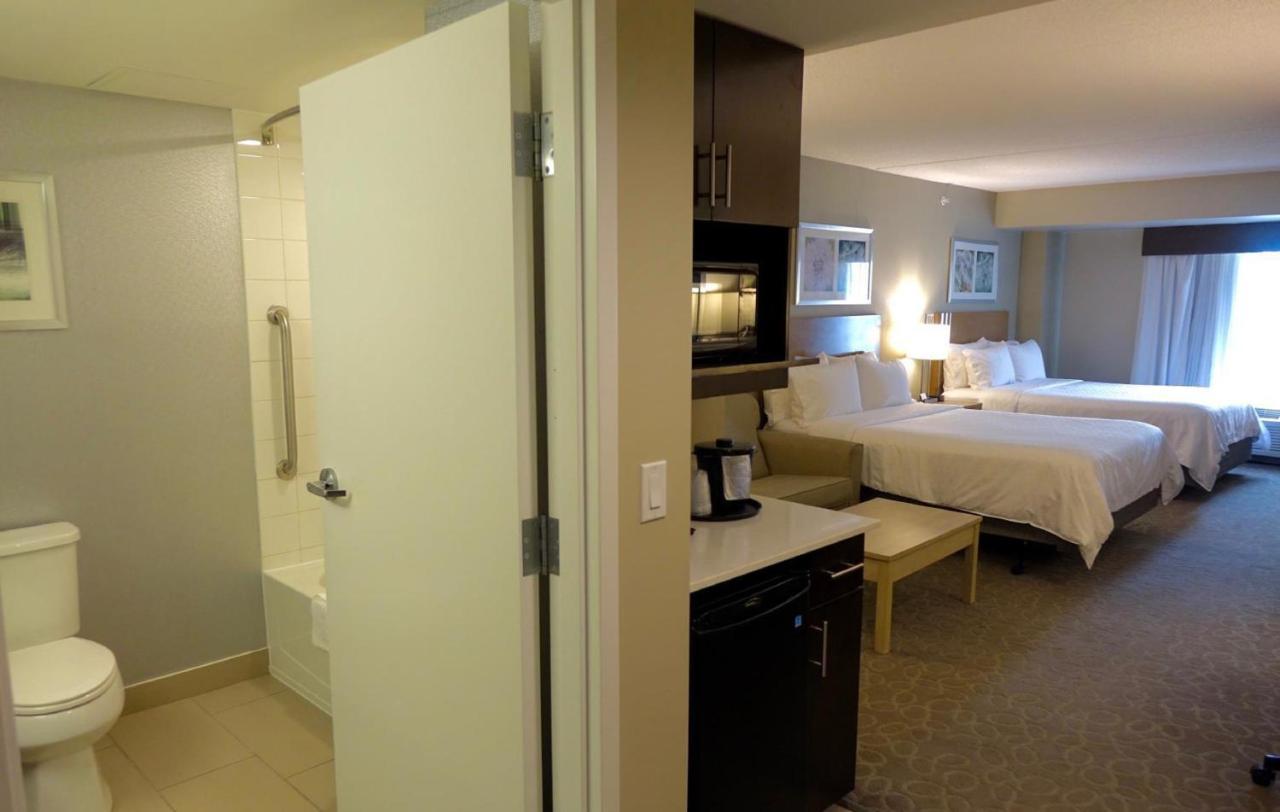 Holiday Inn Express & Suites Oshawa Downtown - Toronto Area By Ihg Eksteriør billede